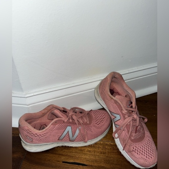 NEW BALANCE Arishi Fresh Foam Women US 8 Running Training Pink Shoes - Picture 6 of 10